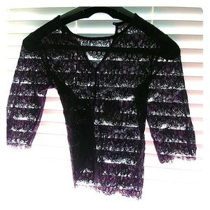 Quarter sleeve sheer lace blouse